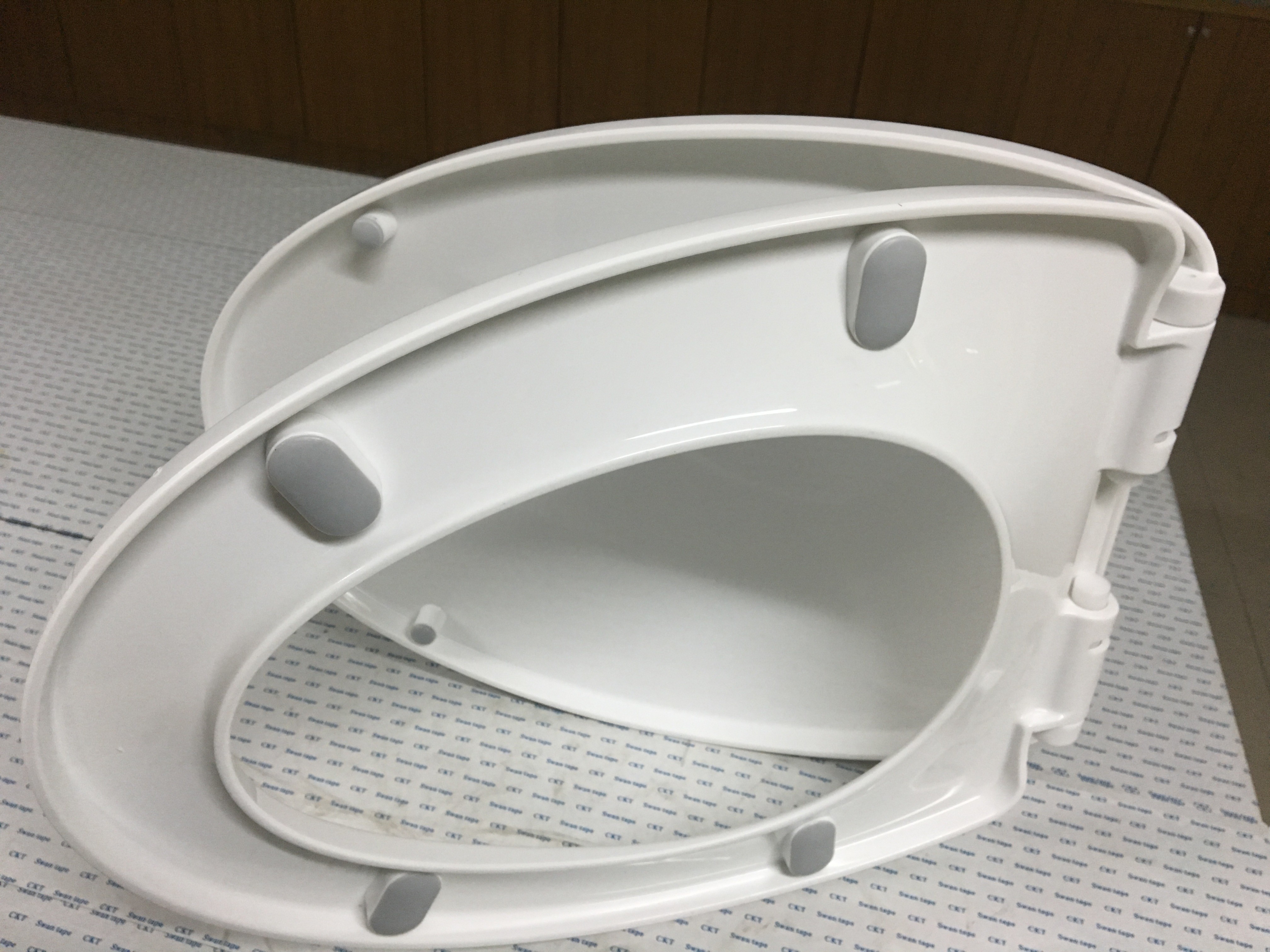 Various Color Oval Toilet Seat Lid Covers With Plastic Seal